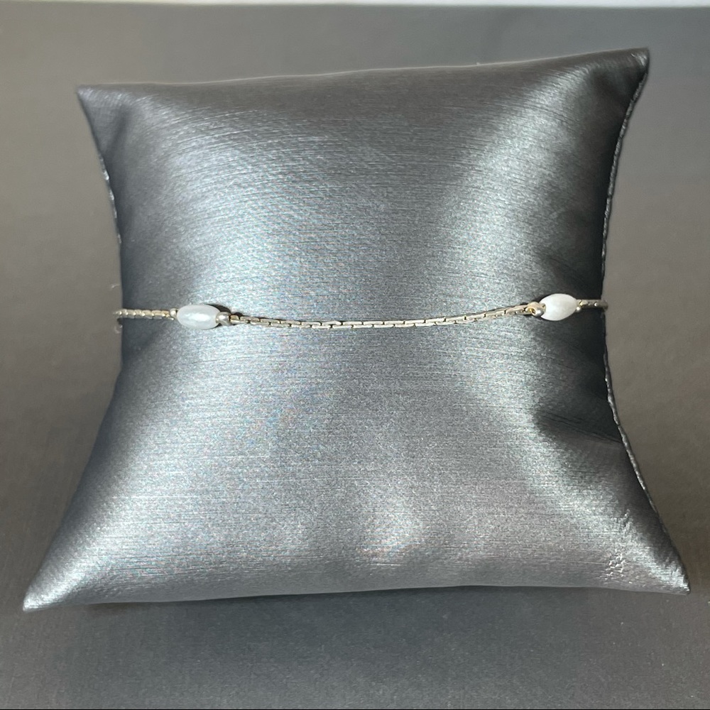 Silver Pearl Simple Bracelet 9” Spring Clip Clasp